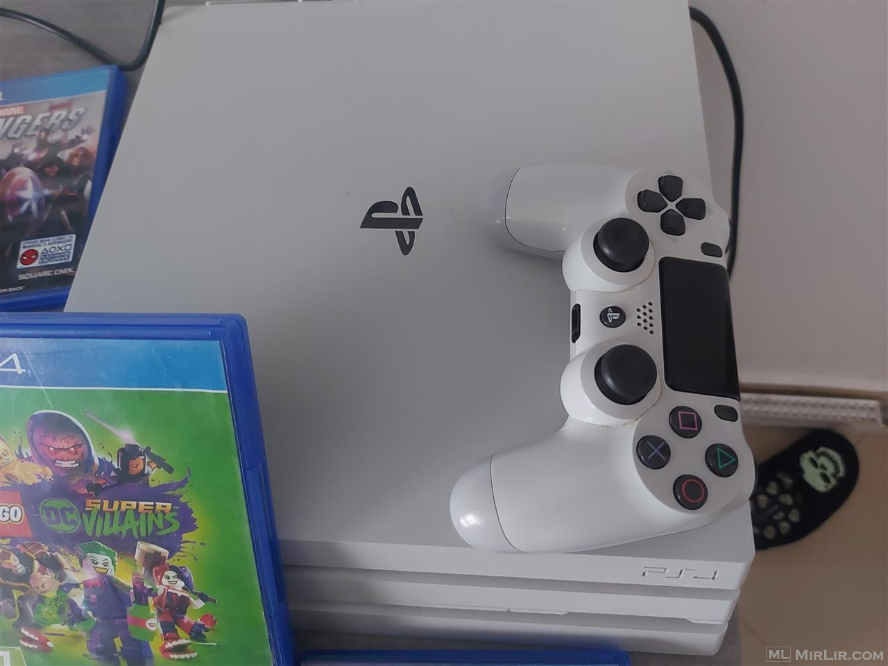 PlayStation 4 Pro 1 Tb 1000 g bite