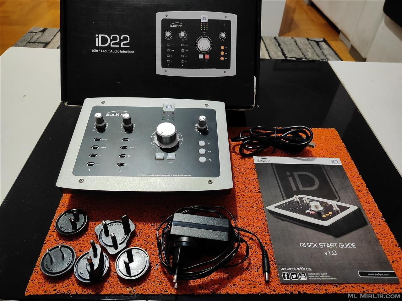 Shes Audient iD22 professional audio interface 