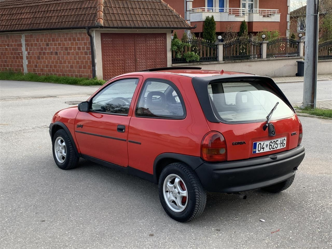 Opel corsa rks 10 muj 