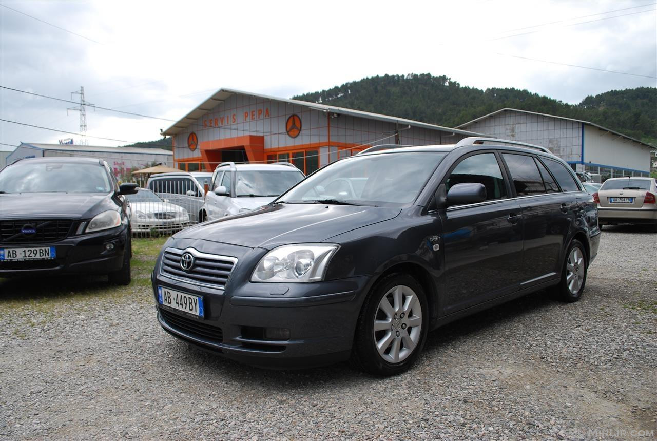 TOYOTA AVENSIS 2.2 NAFTE MANUAL