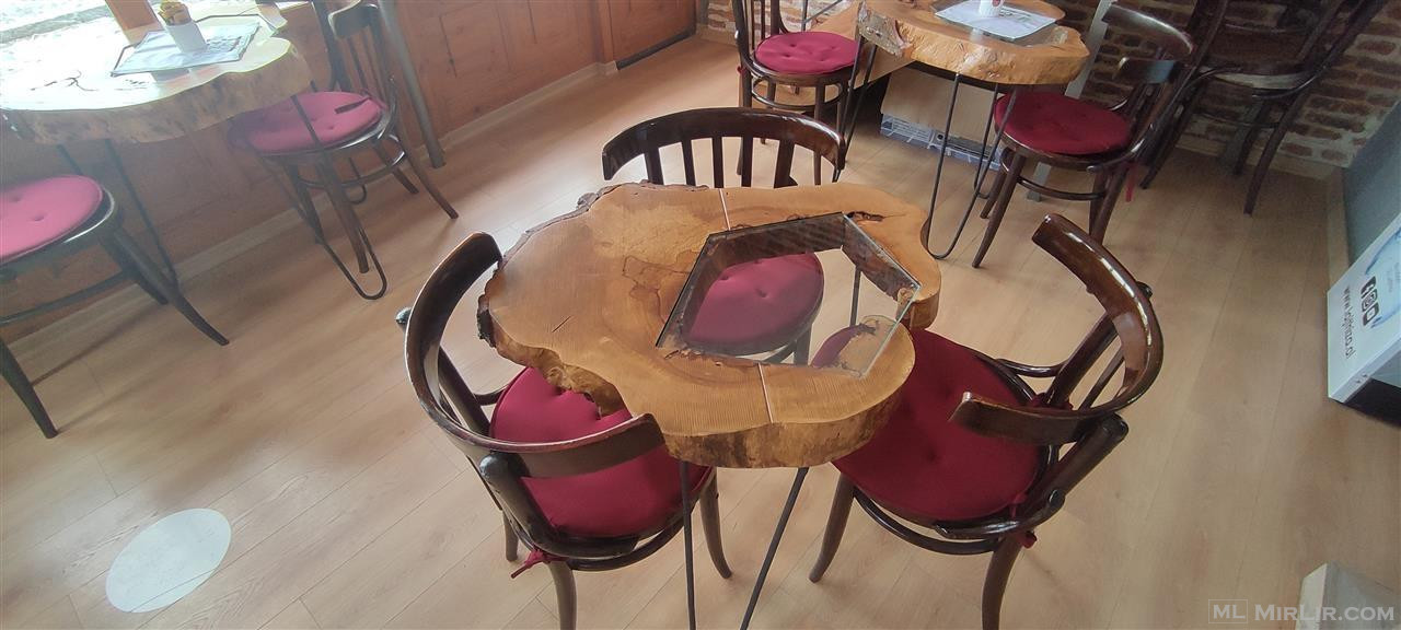 Tavolinë dru masiv