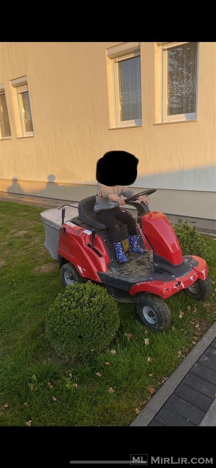 Maqin traktor per kopsht. 