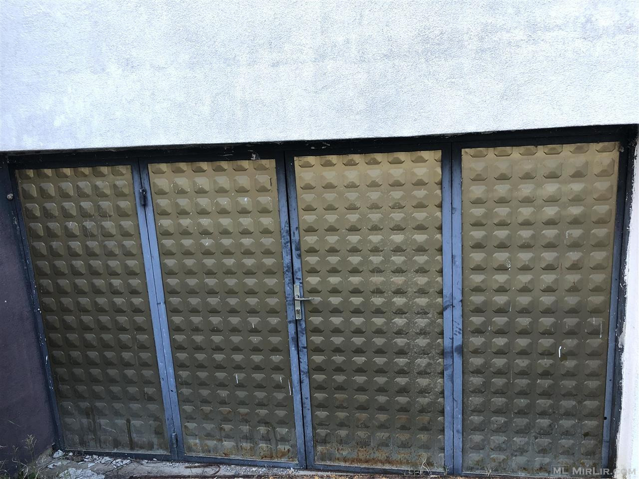 Dyer (derë) Garazhe e hekurit