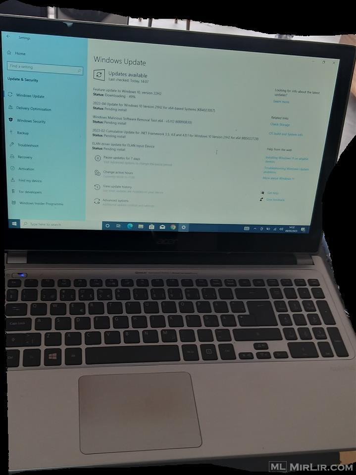 Shitet Laptopi Acer me tachscreen intel pentium 6ram 120 ssd