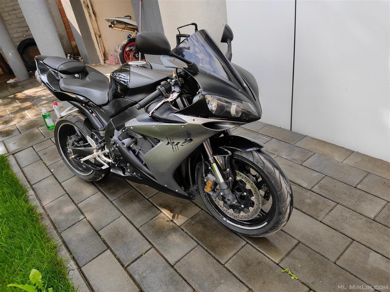 Yamaha r1 2005 1000cc