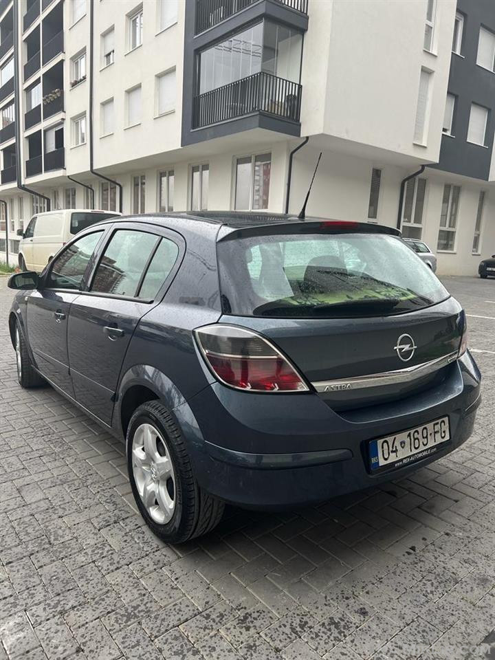Shitet Opel Astra 1.3 CDTI 2007