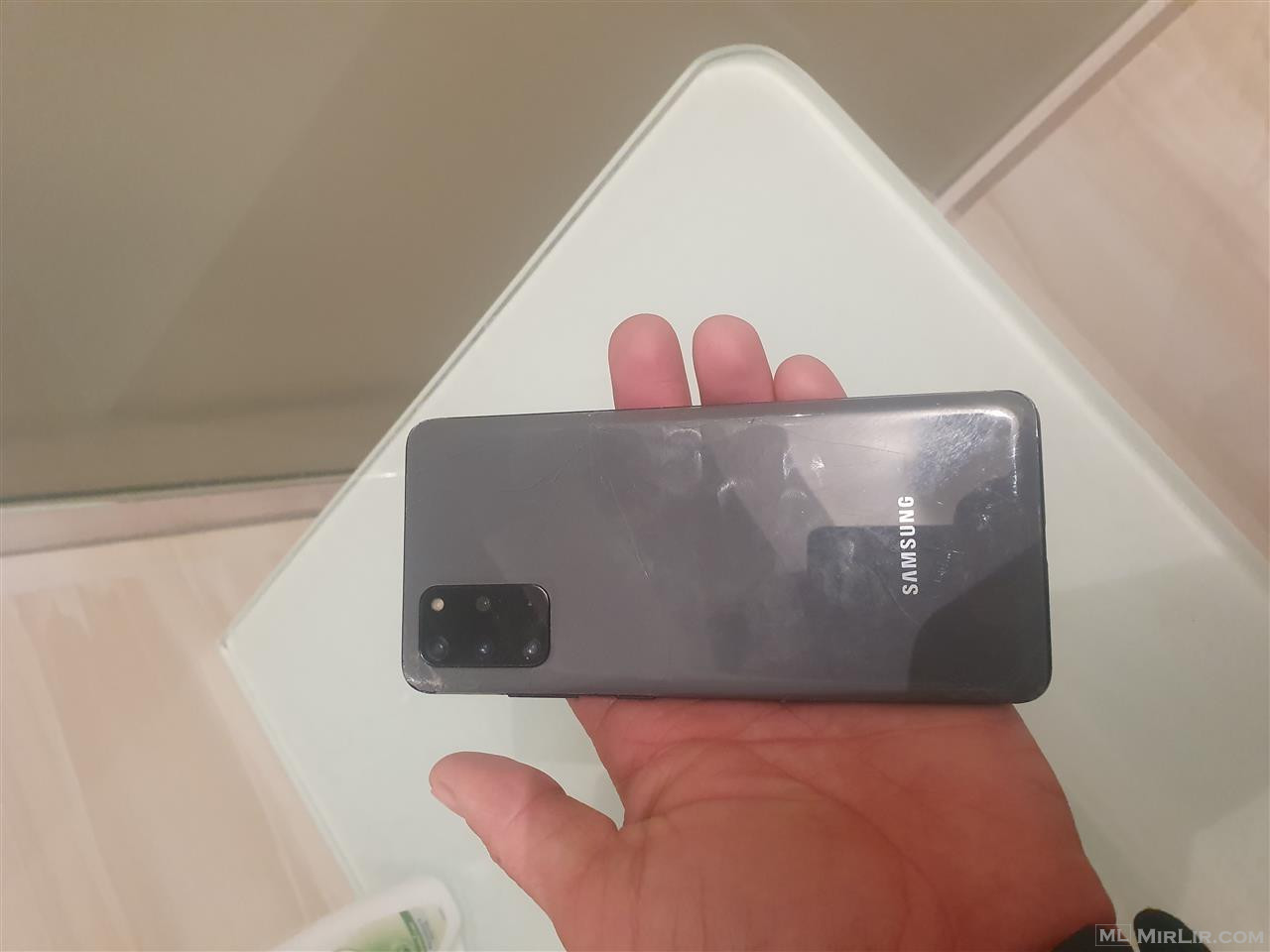 Samsung galaxy s20 plus per  pjes   ekrani  defekt