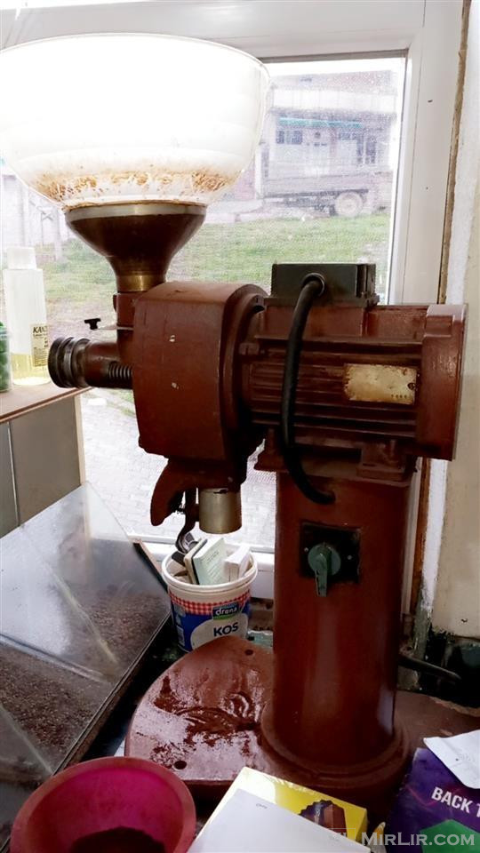 Makina per bluarjen e kaffes