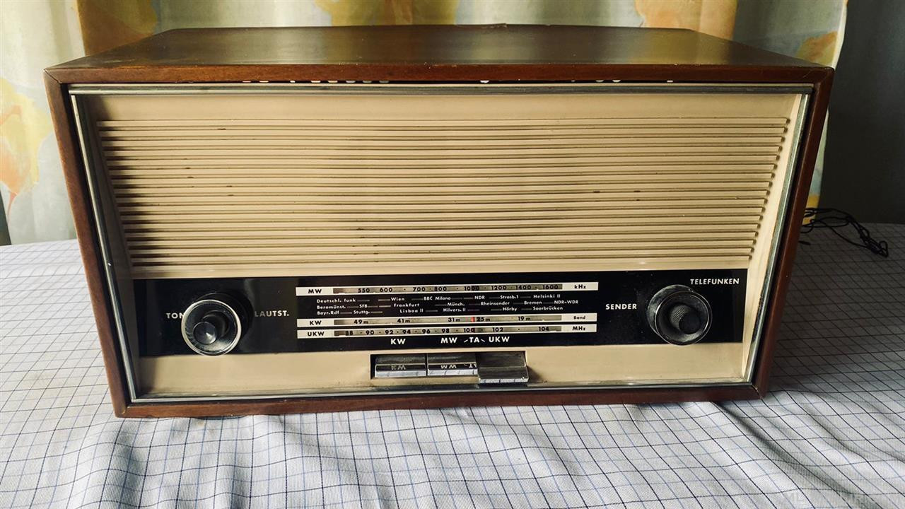 Radio vintage me llampa Telefunken