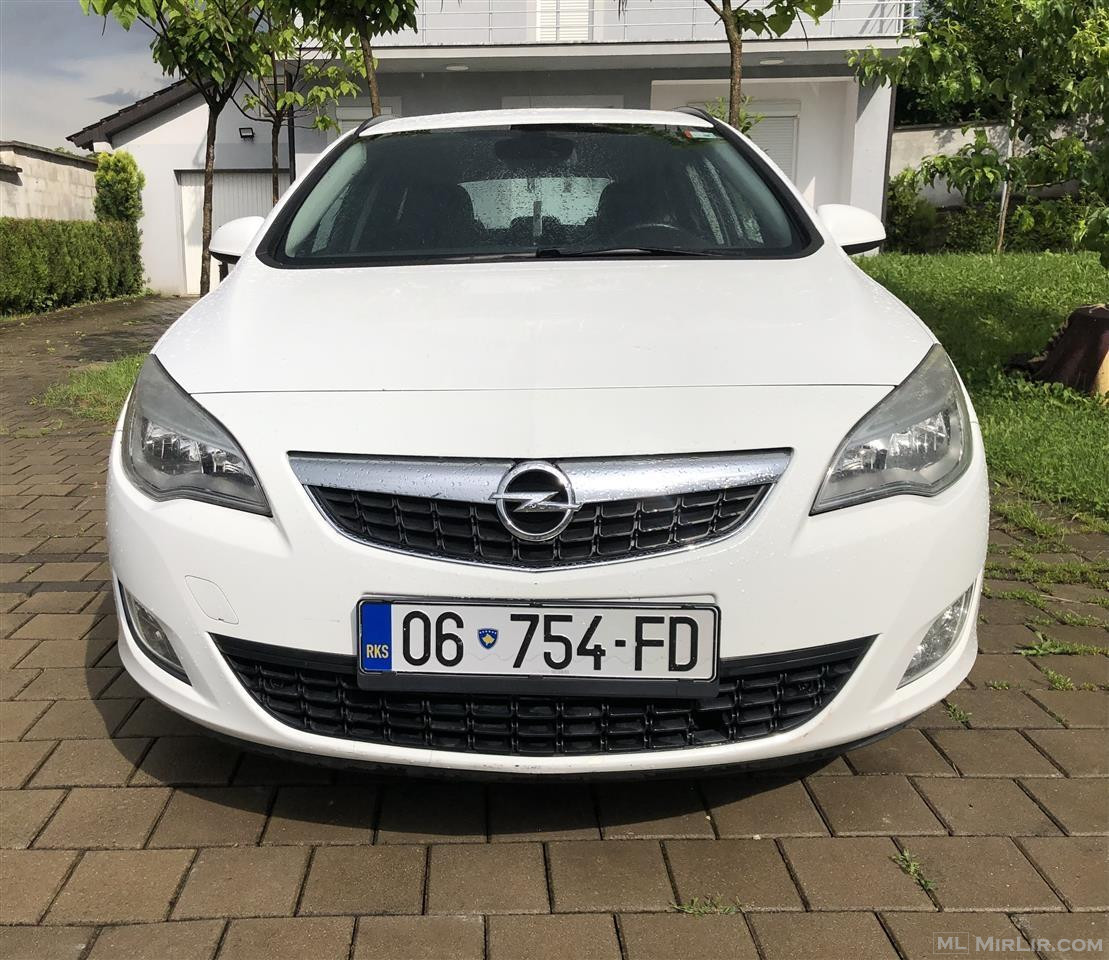 Opel Astra J Sports Touring