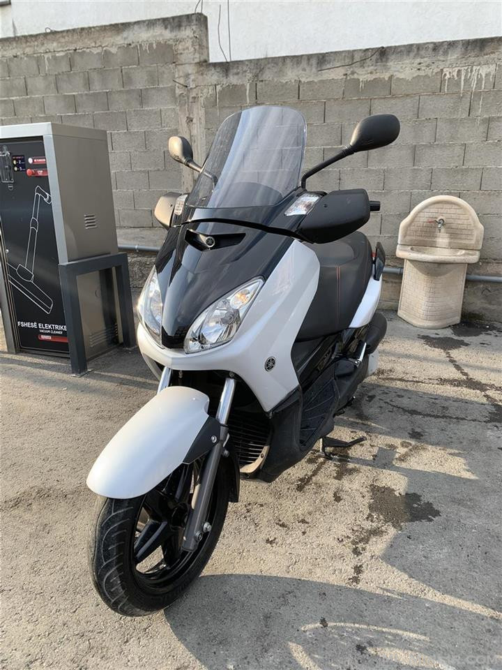 Yamaha x-max 250i ??