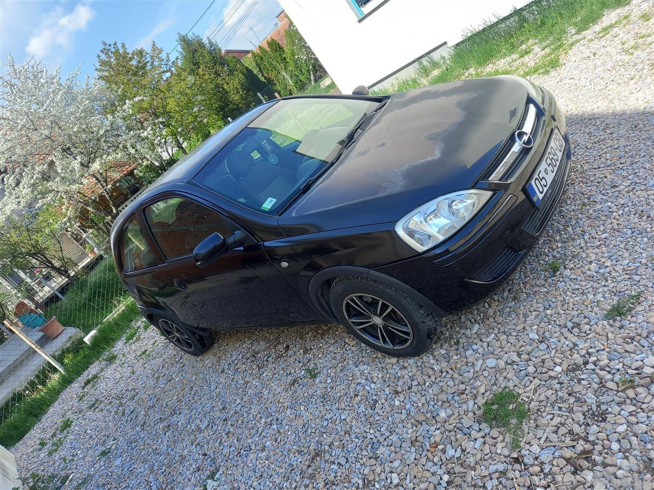 She\'s opel corsa 