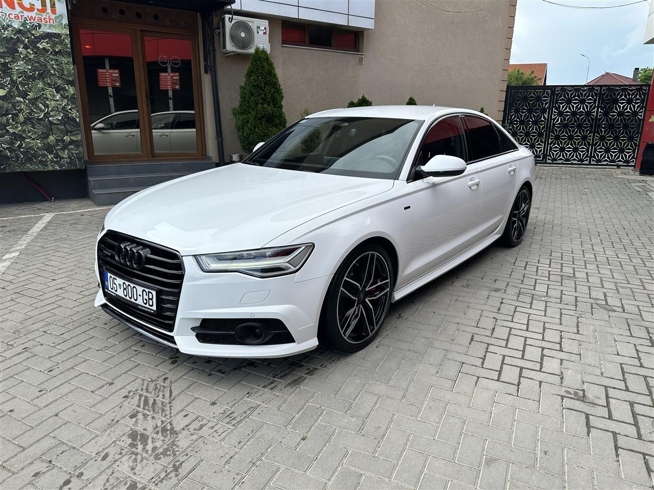 Shes Audi A6  MATRIX 3.0 quatro ne super gjendje