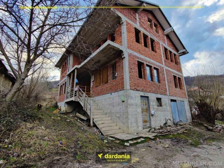 #Shitet Shtëpia e pa përfunduar , me lokacion në Kapeshnic