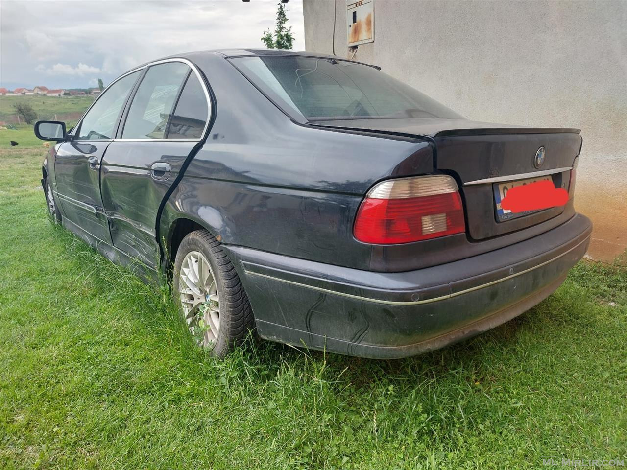 Shitet BMW 520 d, e aksidentuar