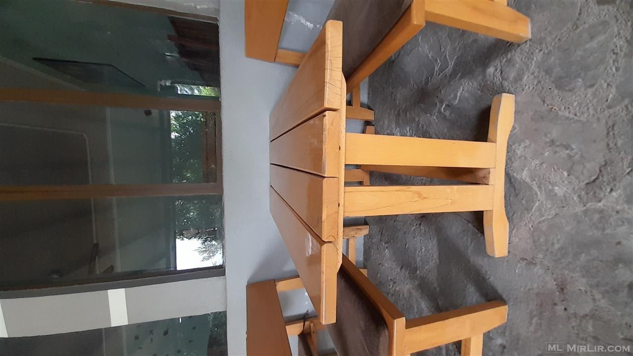 Shiten komplete stola plus tavolina . Per zgara 