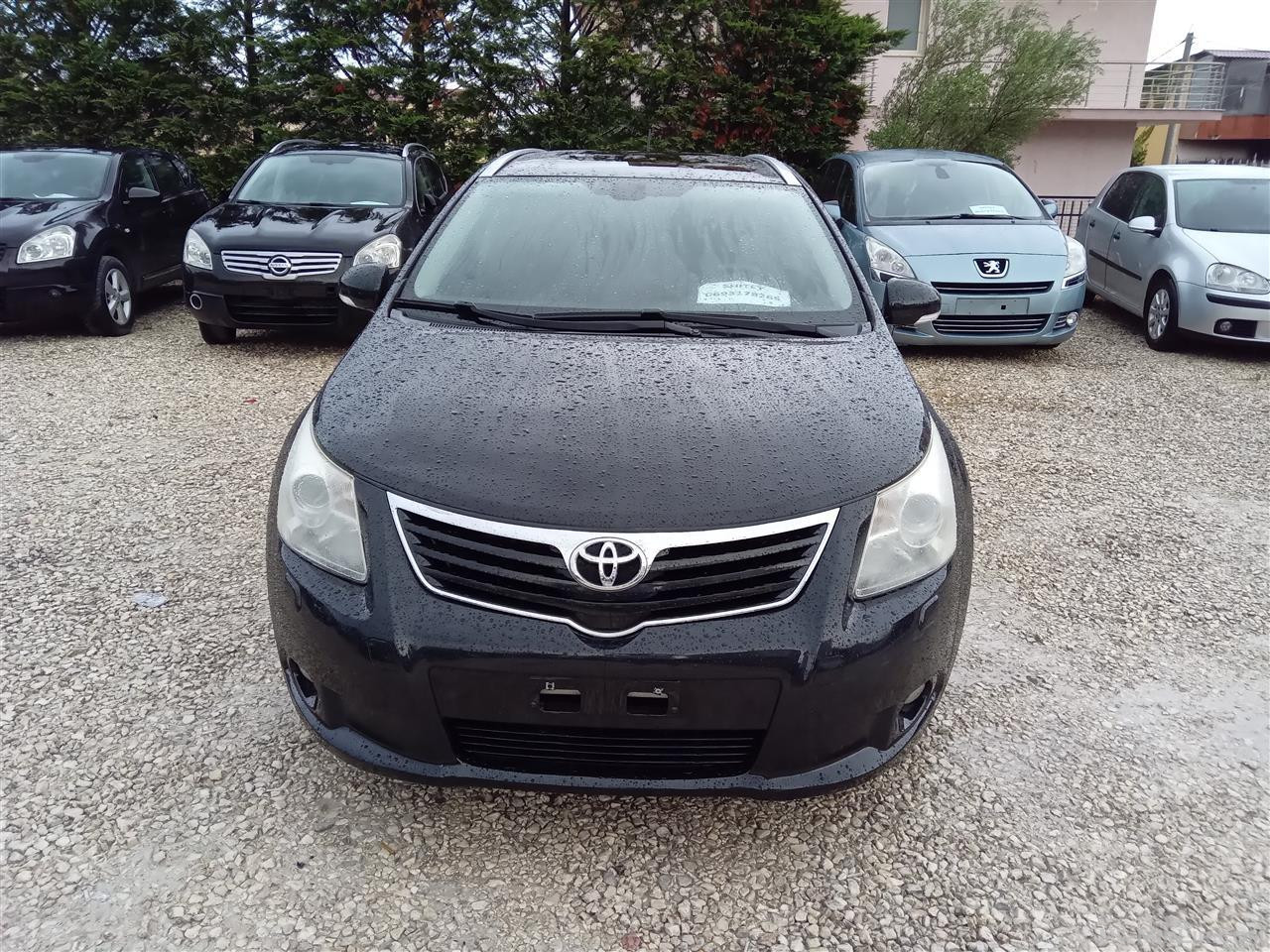 TOYOTA AVENSIS. 2.2 NAFTE. AUTOMAT