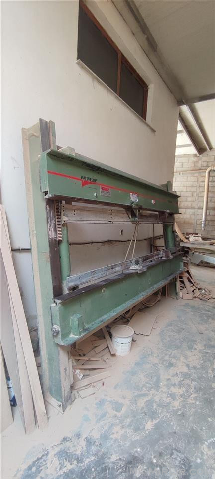 Makineri Drruri(linje per prodhimin e drritareve te drrurit)