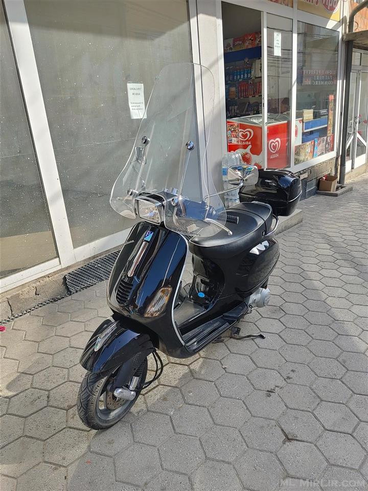 Piaggio Vespa LXS 125cc 