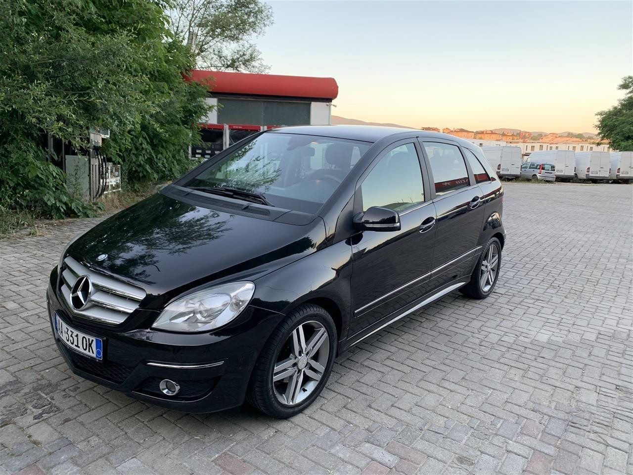 Mercedes B180