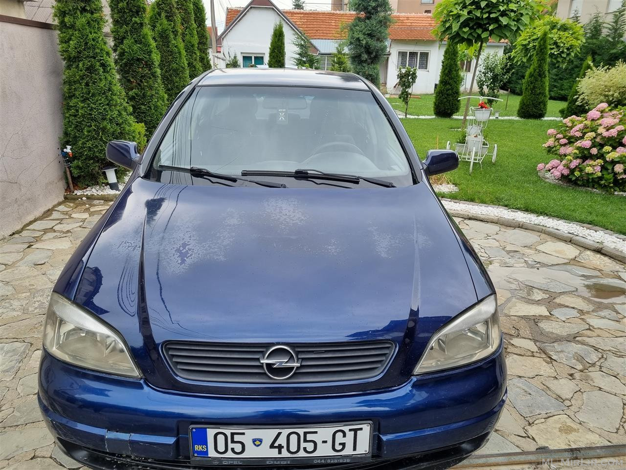 Shitet Opel Astra