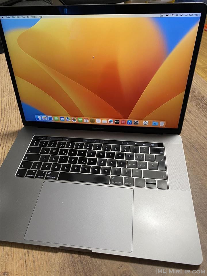 Macbook Pro 15 2019 i7, 16gb, 256SSD me touchpad
