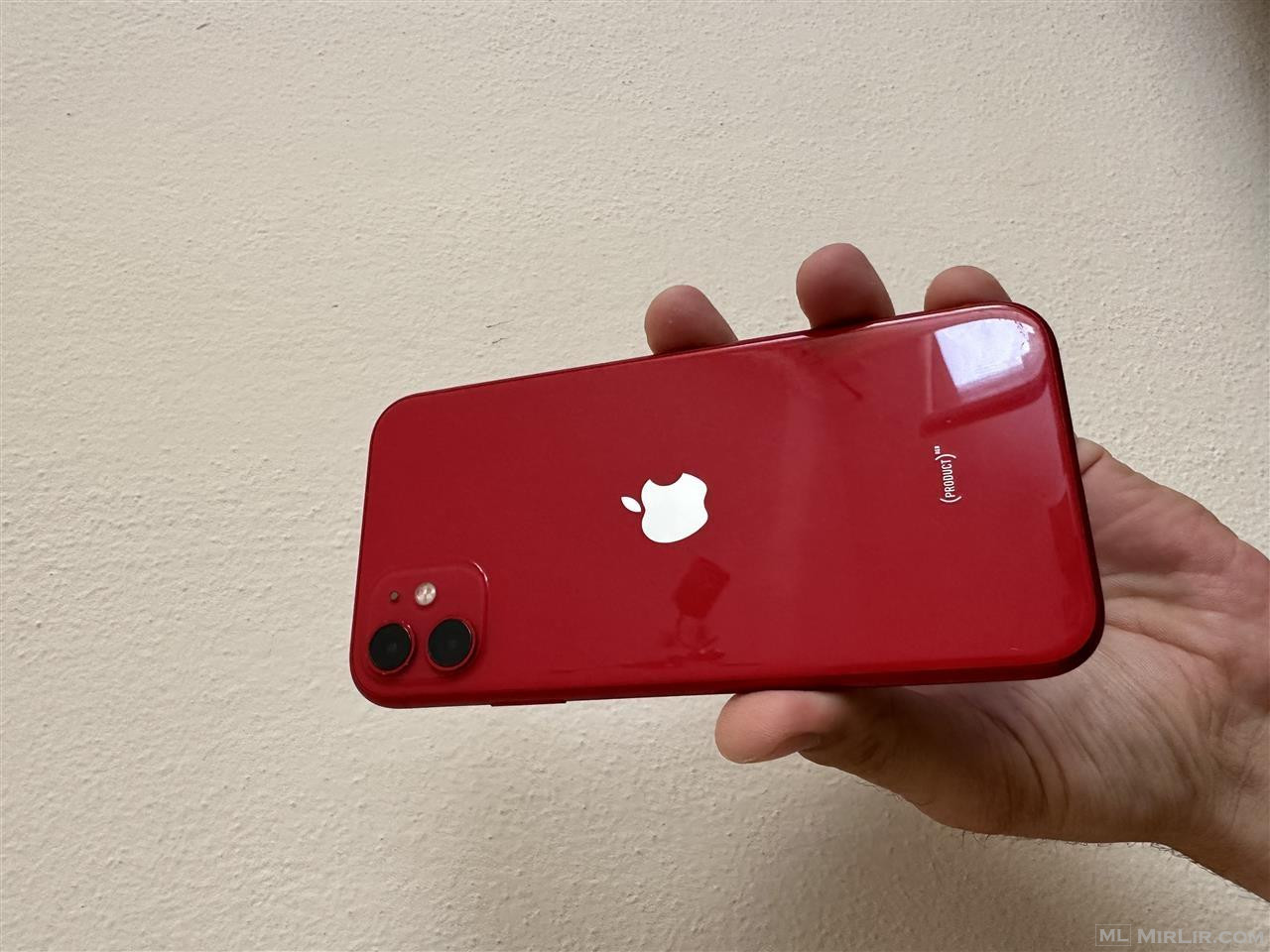 Iphone 11 Red product (i pa hapur)