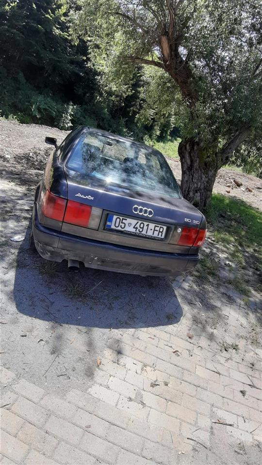 Audi B4 