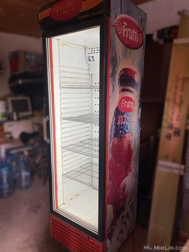 Shitet frigorifer i pijeve per shitore ose restaurant