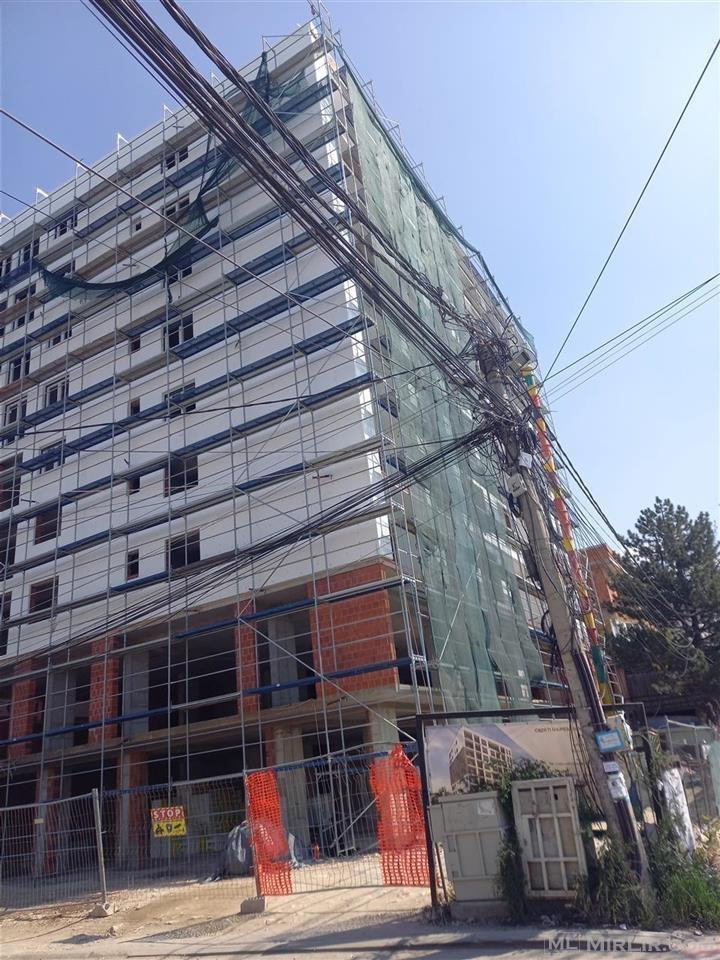 Shitet banesa 3 dhomeshe në Fushe Kosove me 73m2