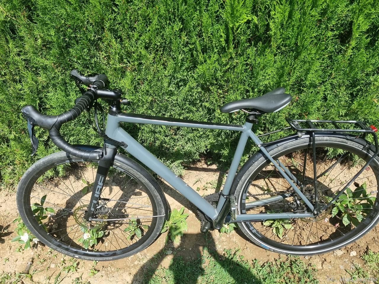 Shitet Bicikleta CUBE carbon 