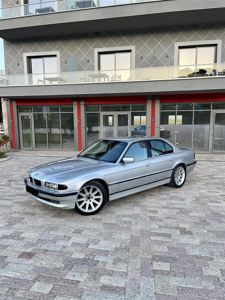 ⚪️ BMW 730D