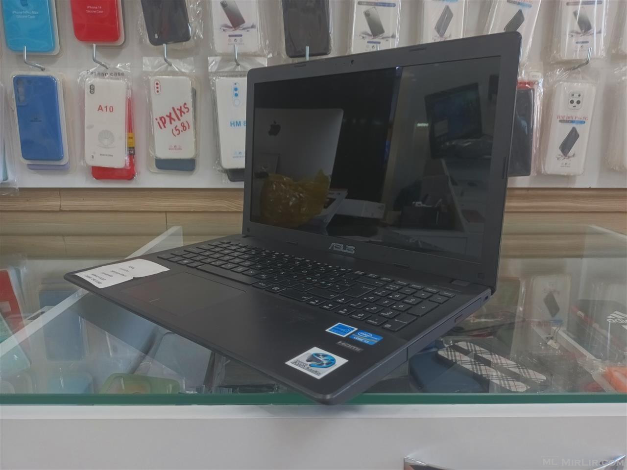 Laptop Asus F551C