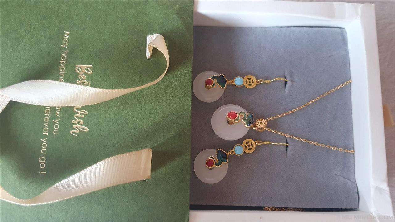 Set vathë dhe varëse (earrings and necklace)