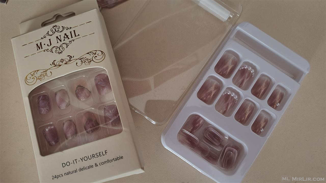 Nail tips, embossed stickers (per thonj)