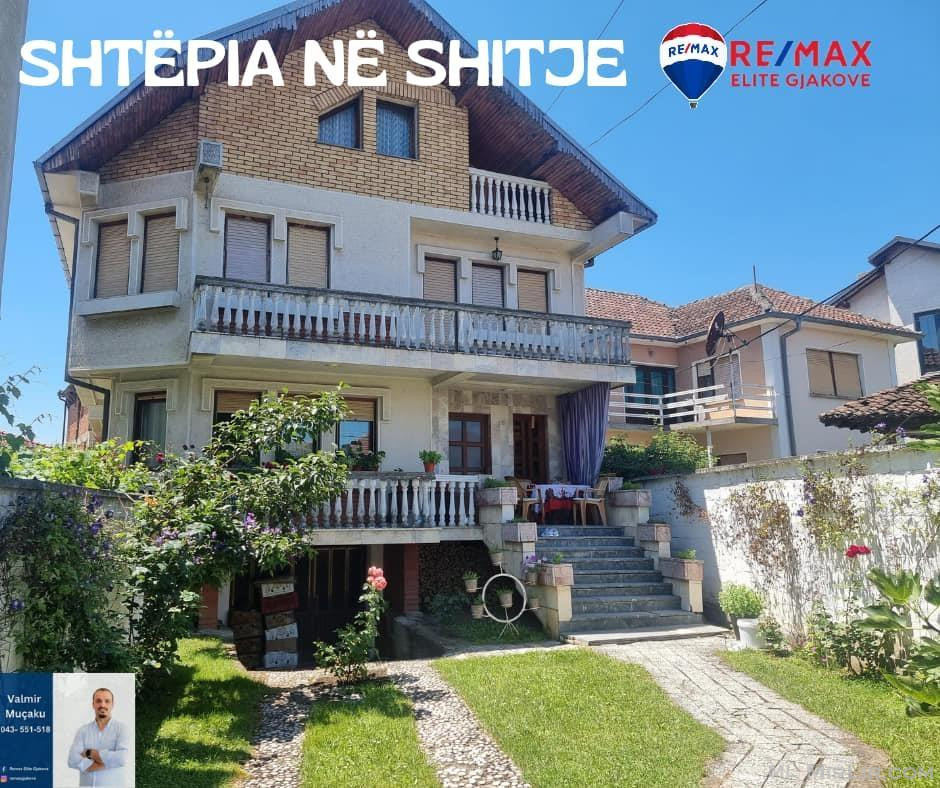Shitet shtëpia 3 kat në Gjakovë