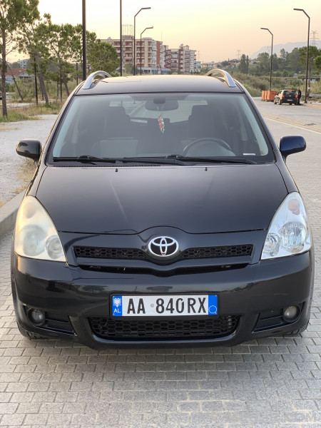 Shitet Toyota Corolla Verso