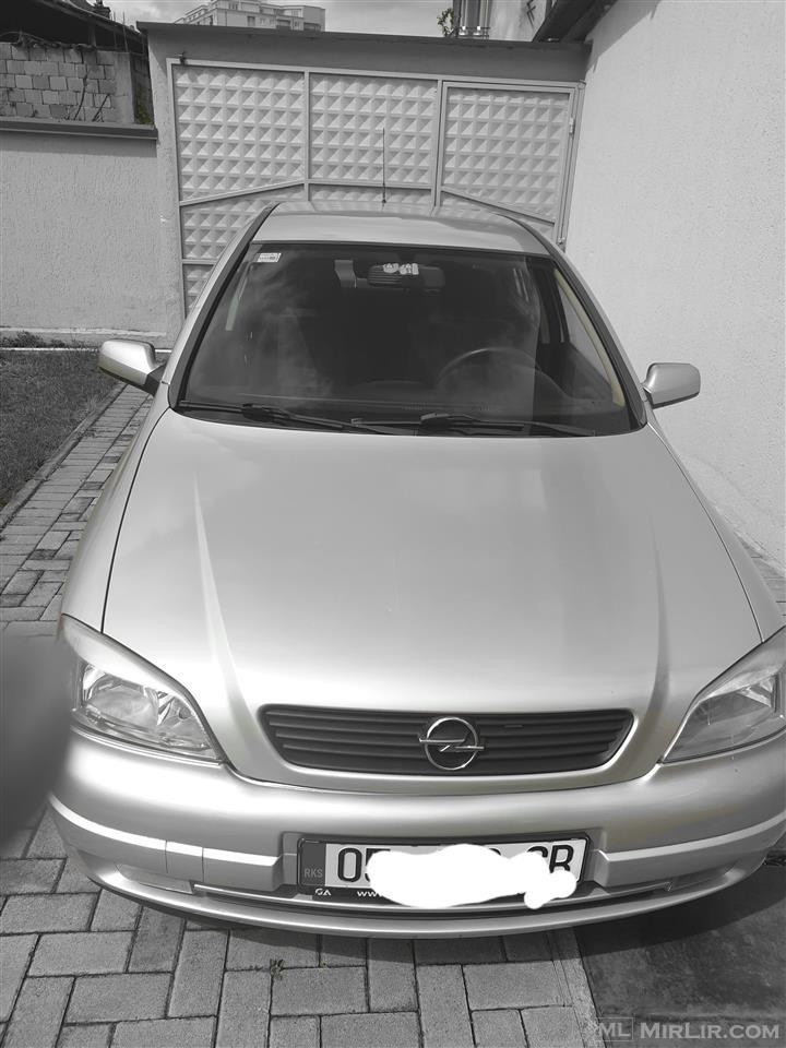 Shes veturen Opel Astra