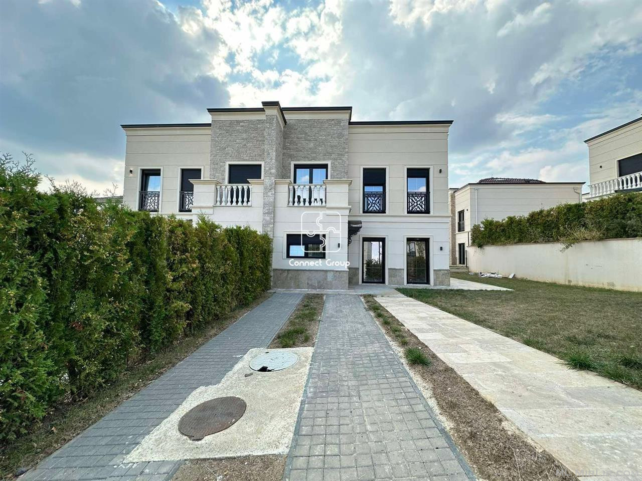 Shtëpia në #SHITJE në Zllatar në lagjen \"Royal Green Residen