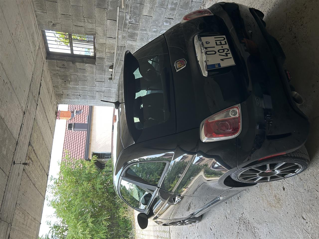 Shes Fiat 500 Abarth