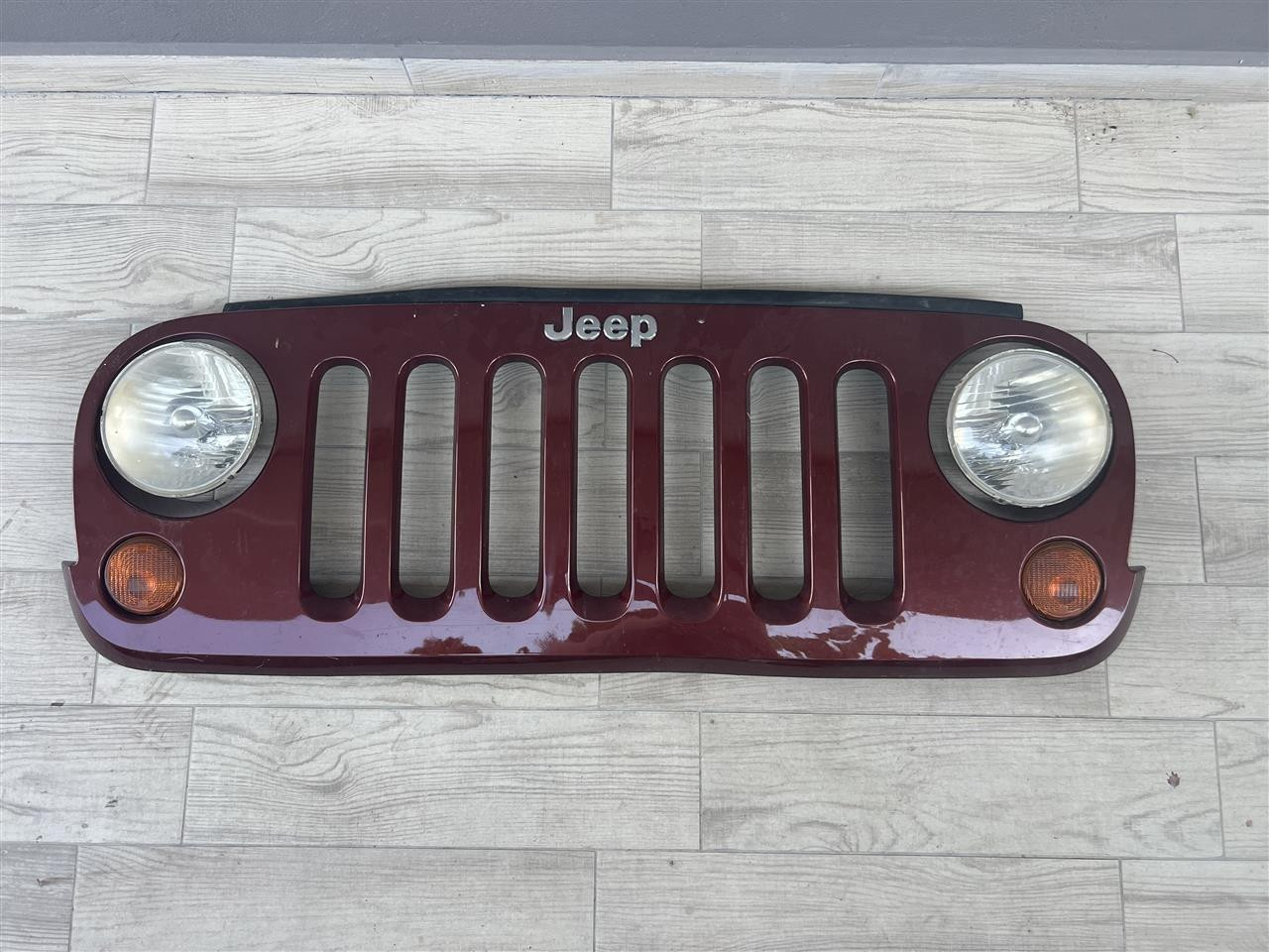 Maskarine origjinale Jeep Wrangler Unlimited JK