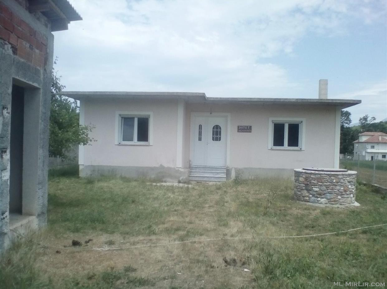 Shitet Shtëpi ne Fshatin Leshnicë / Pogradec Korçë  