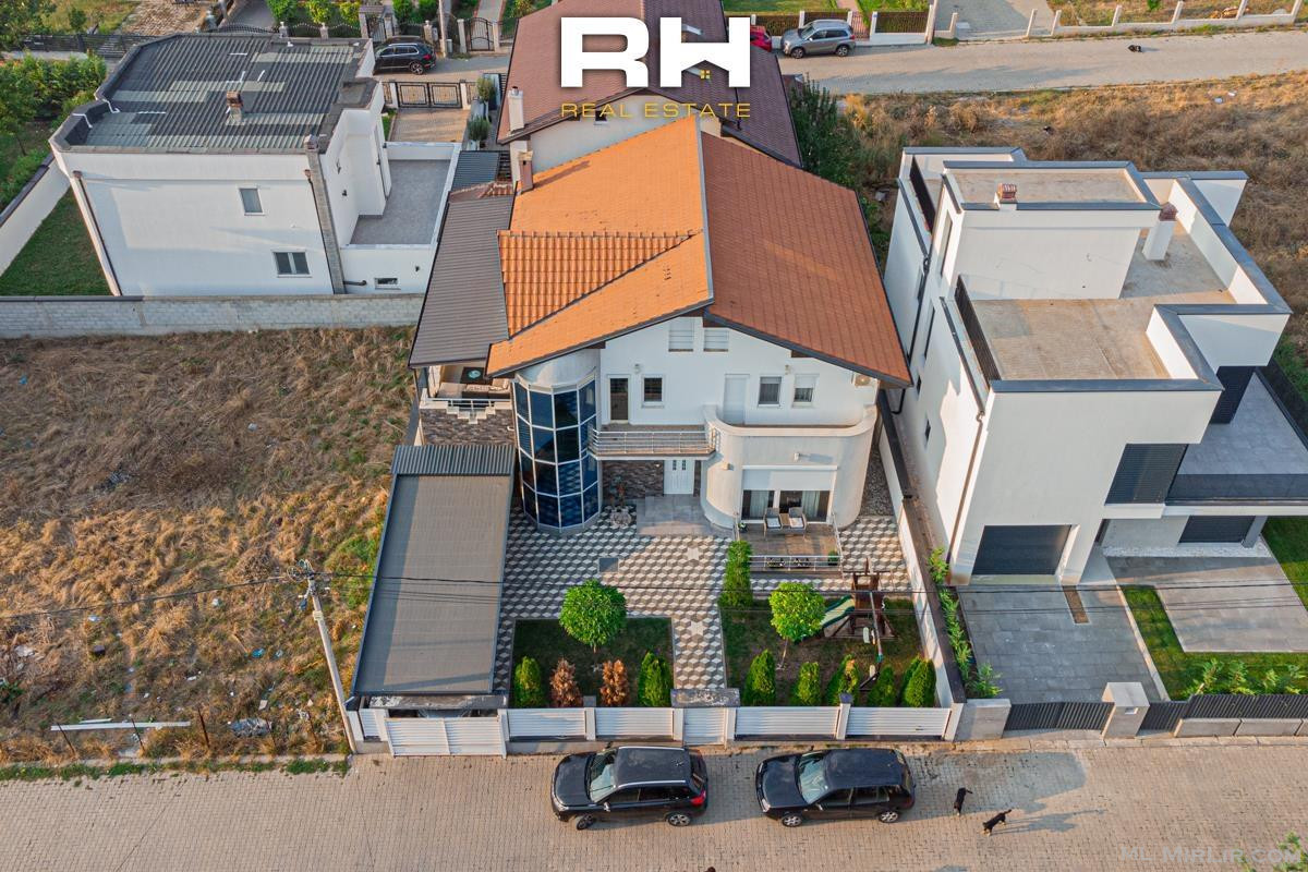 Shtëpi 304m² në #SHITJE në Lagjen Qëndresa, Çagllavicë