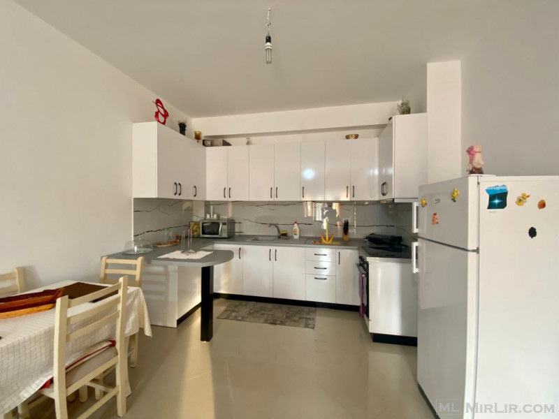 APARTAMENT 2+1 ME QIRA, PRANE PORTIT, VLORE