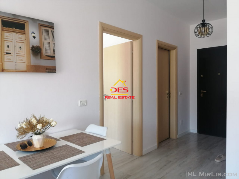 SHITET APARTAMENT 1+1 TE SHTEPIA E OFICEREVE , VLORË