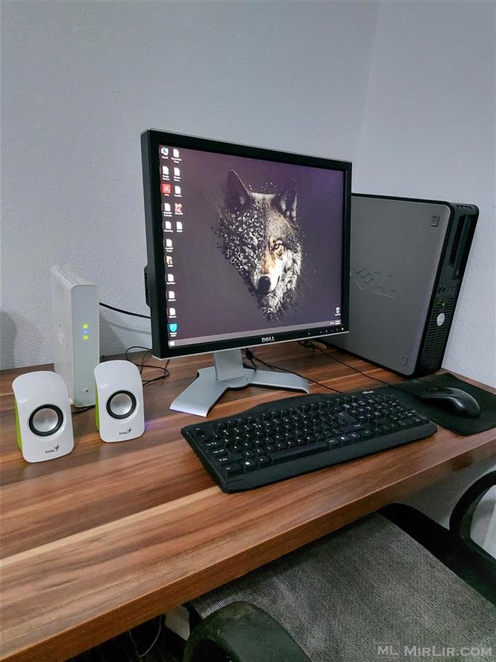 Desktop me monitor