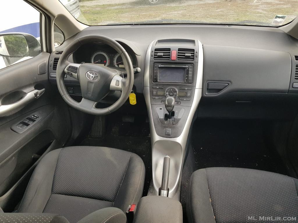 TOYOTA AURIS 1.4 NAFTE 2011 AUTOMATAQI