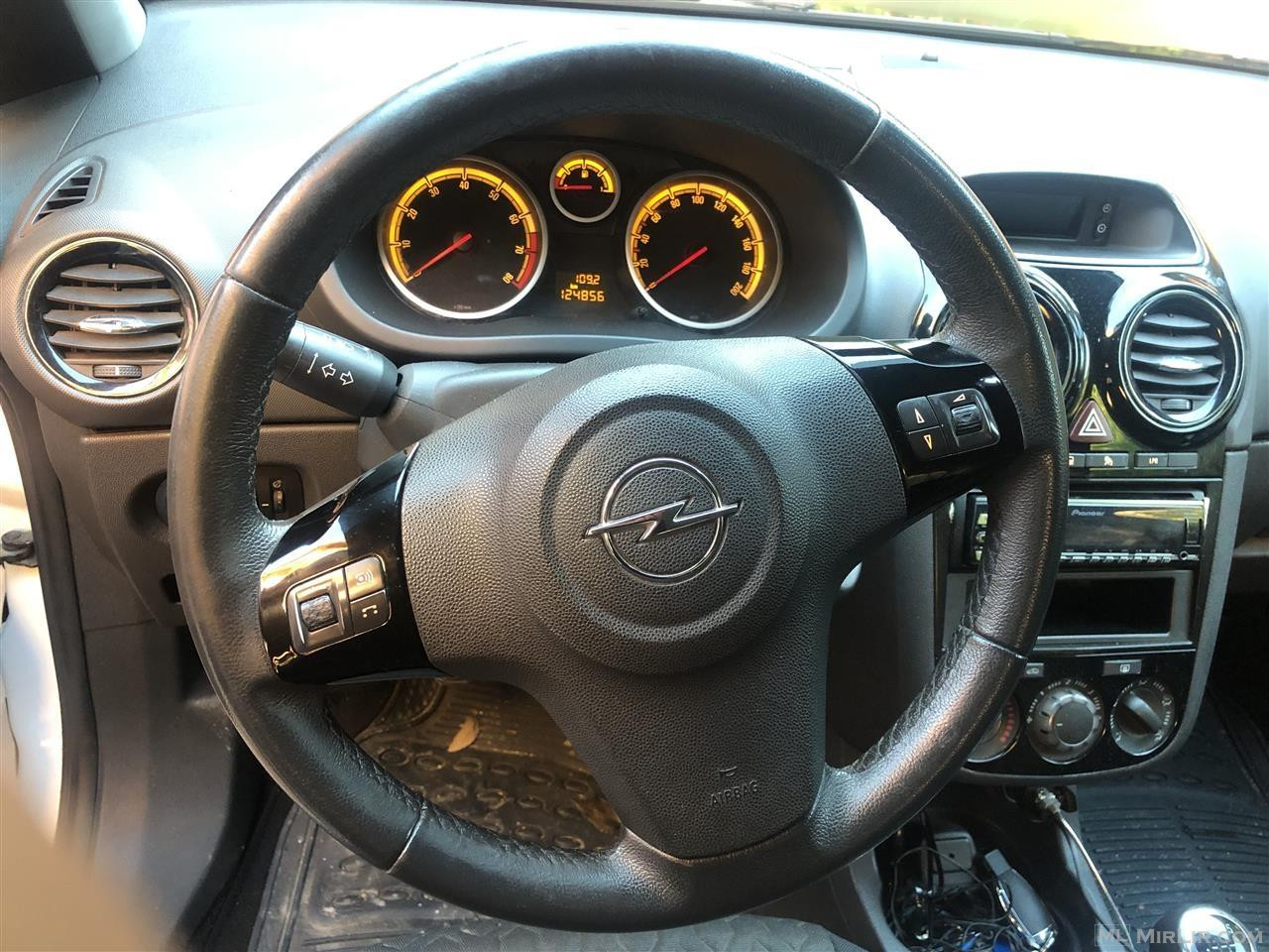Opel Corsa gaz-benzine 2013