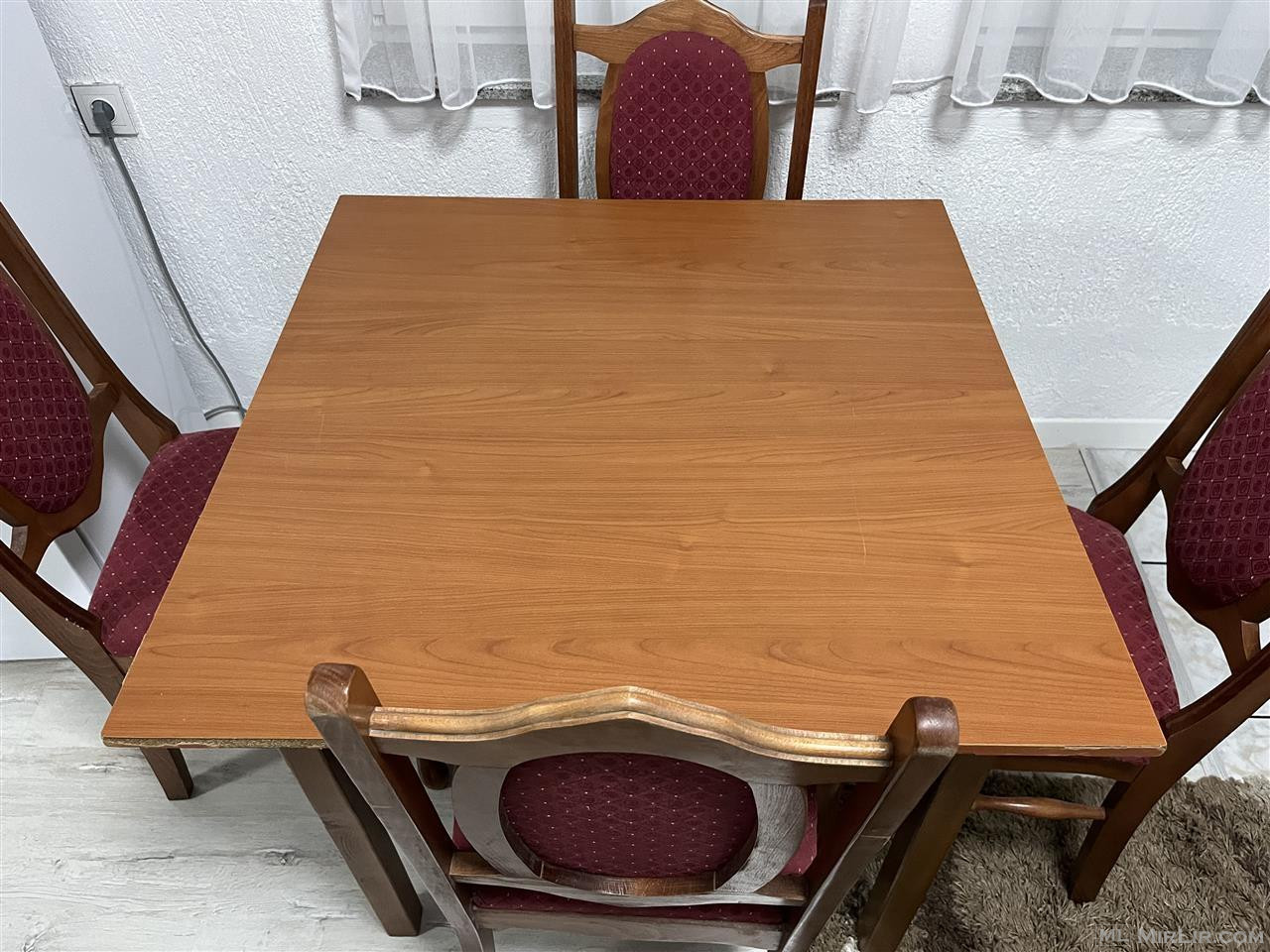 Tavolin me karrige (9 komplete)