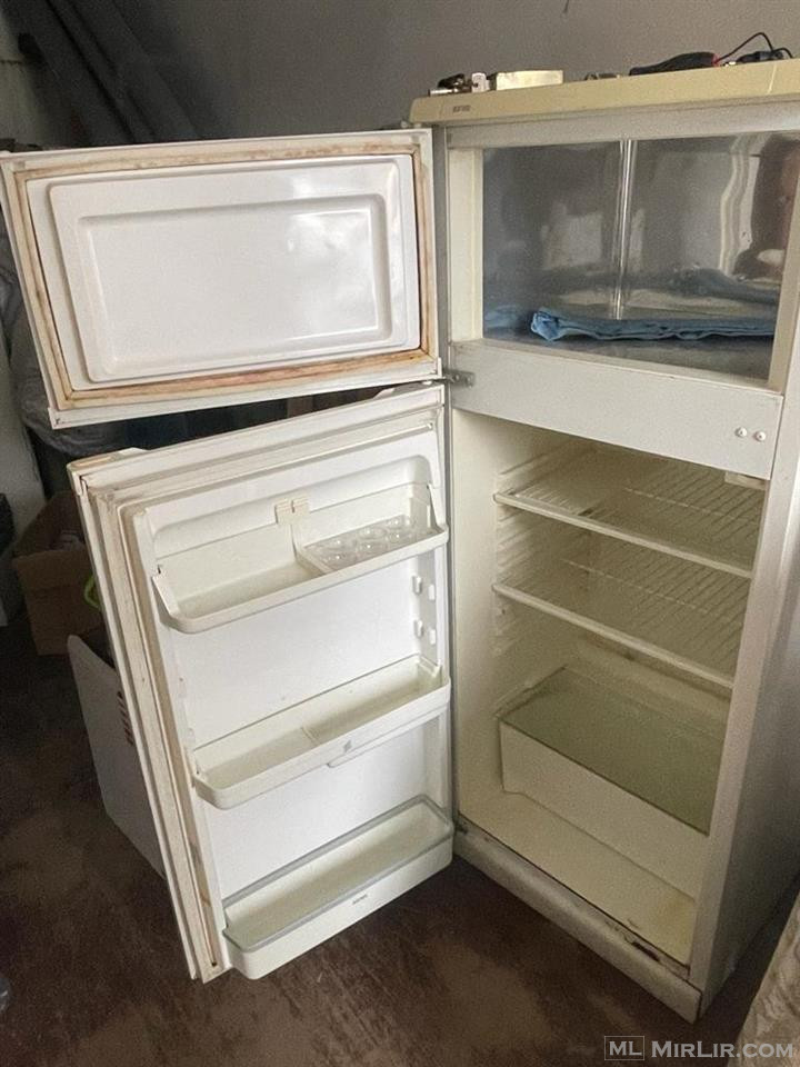 Dy frigorifer ne super gjendje